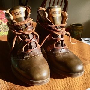 Pikolinos Lyon boots